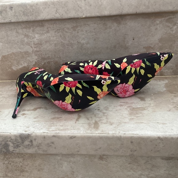 Aldo Floral Pointy Toe Stiletto Heels - Picture 4 of 7